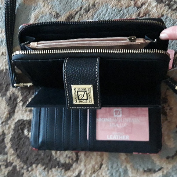 2x*Host Pick*Stone Mountain pretty bonded leather wristlet
